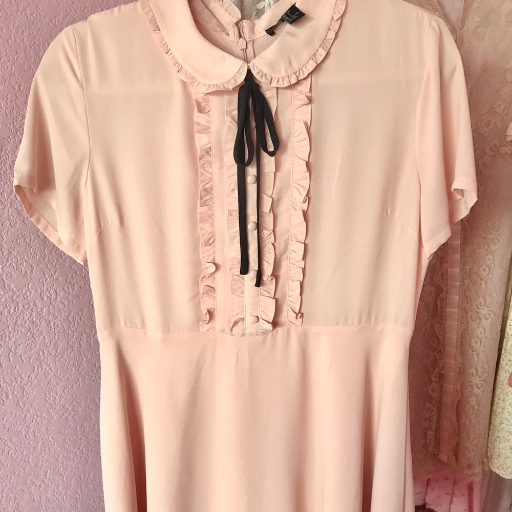 Peachy pink Peter Pan collar dress